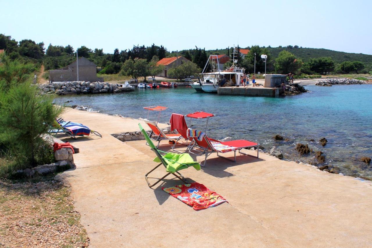 Apartments By The Sea Susica, Ugljan - 3462 Dış mekan fotoğraf