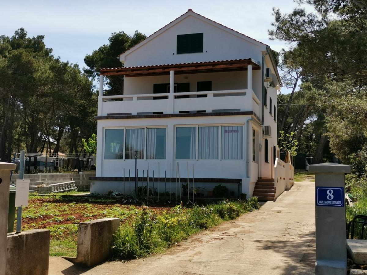 Apartments By The Sea Susica, Ugljan - 3462 Dış mekan fotoğraf